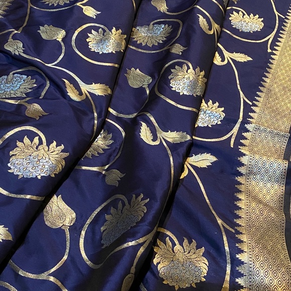 Party silk saree in blue - Picture 2 of 15